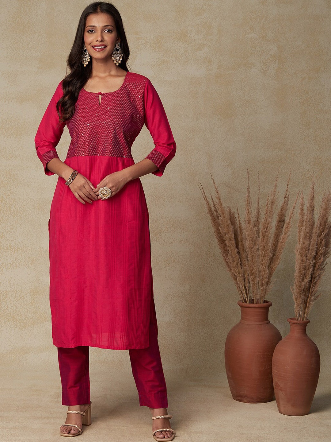 

FASHOR Magenta Yoke Design Thread Work Kurta with Trousers