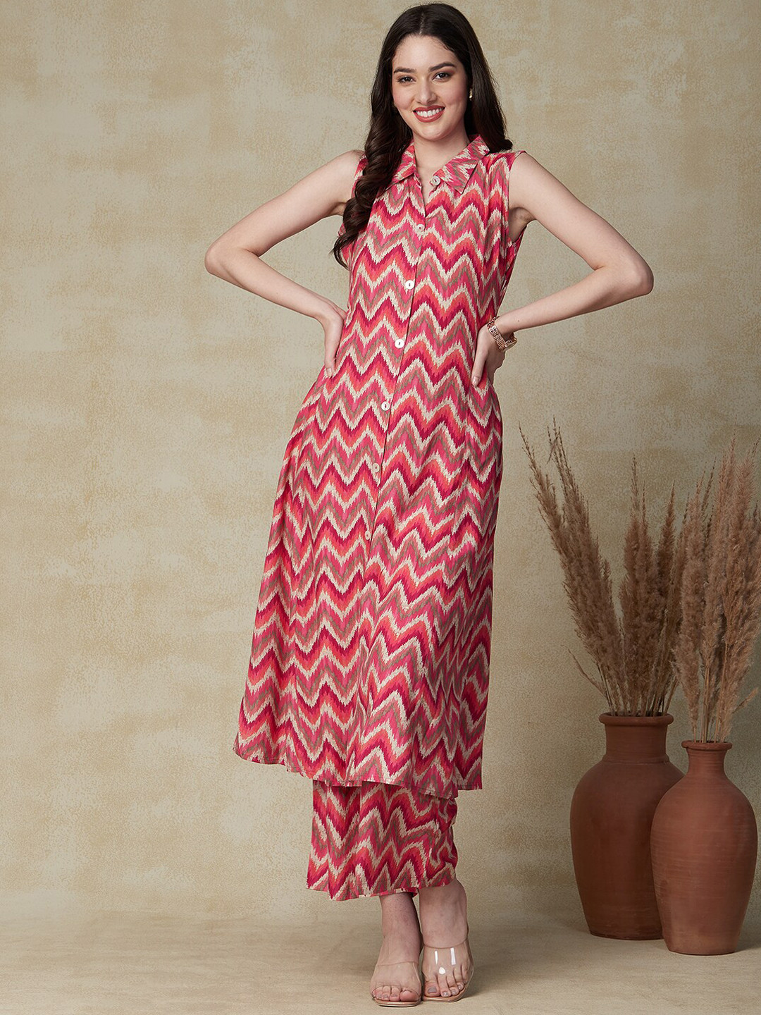 

FASHOR Pink Chevron Printed Shirt Collar Sleeveless A-Line Kurta With Palazzos