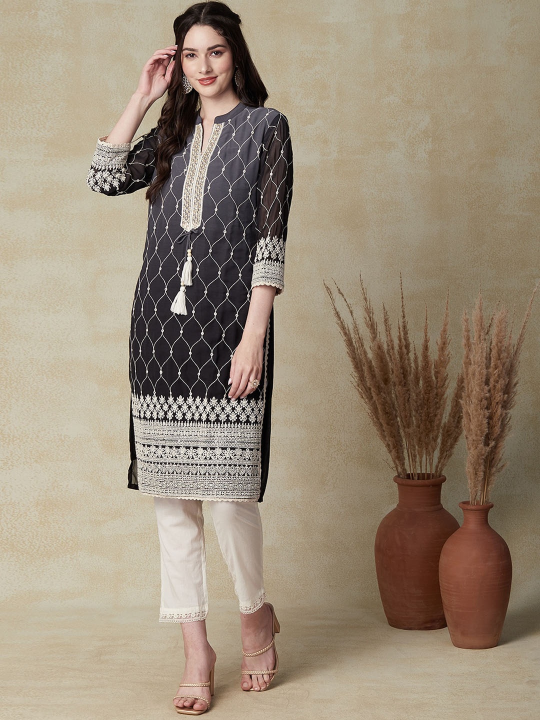 

FASHOR Black & Cream Ethnic Motifs Embroidered Sequinned Sraight Kurta With Trousers