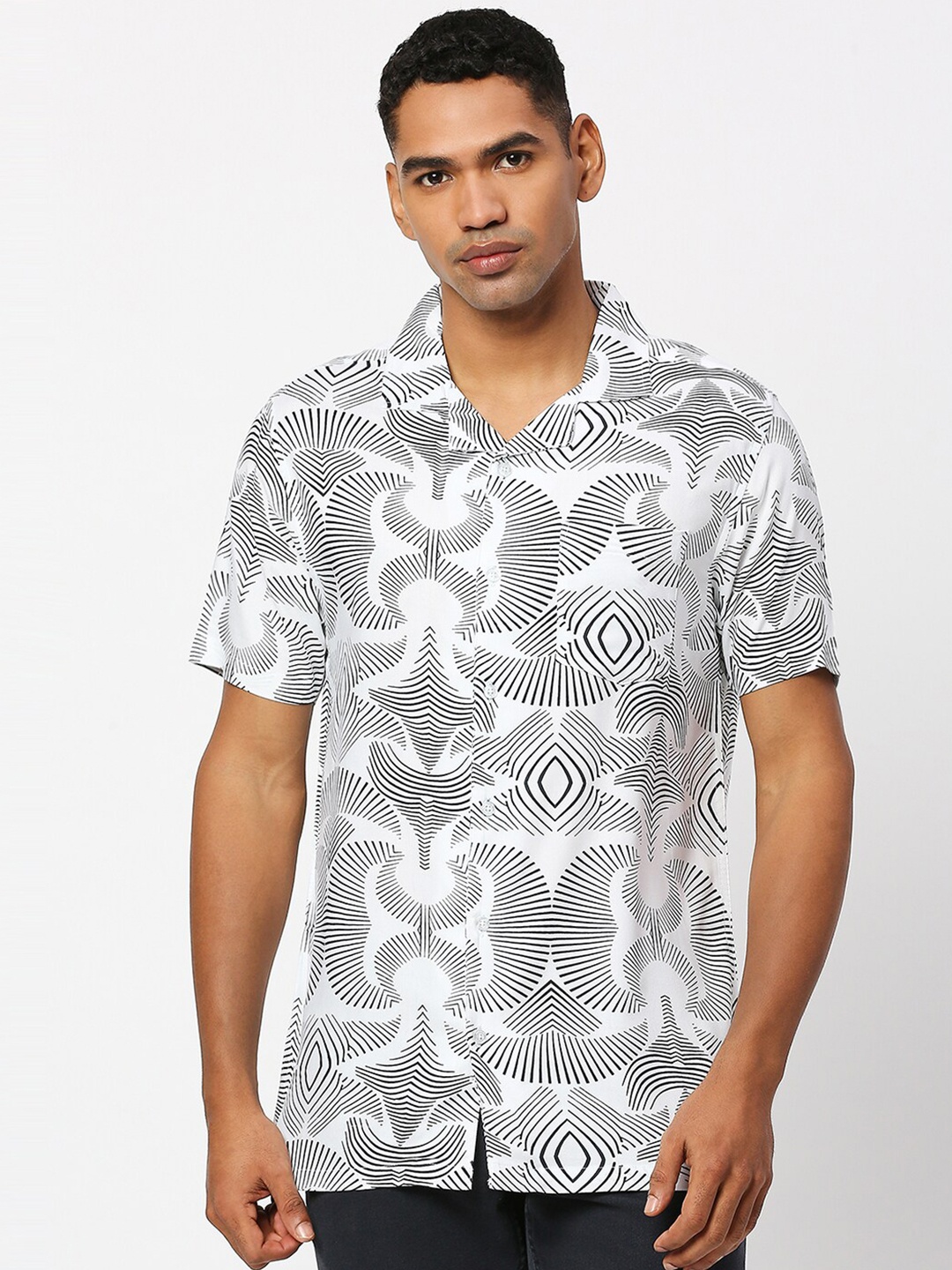 

MOD ECRU Graphic Printed Cuban Collar Casual Shirt, White