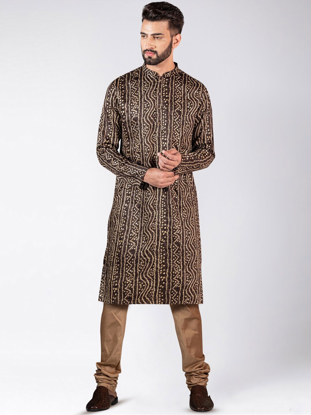 

KISAH Bandhani Printed Mandarin Collar Straight Kurta with Churidar, Coffee brown