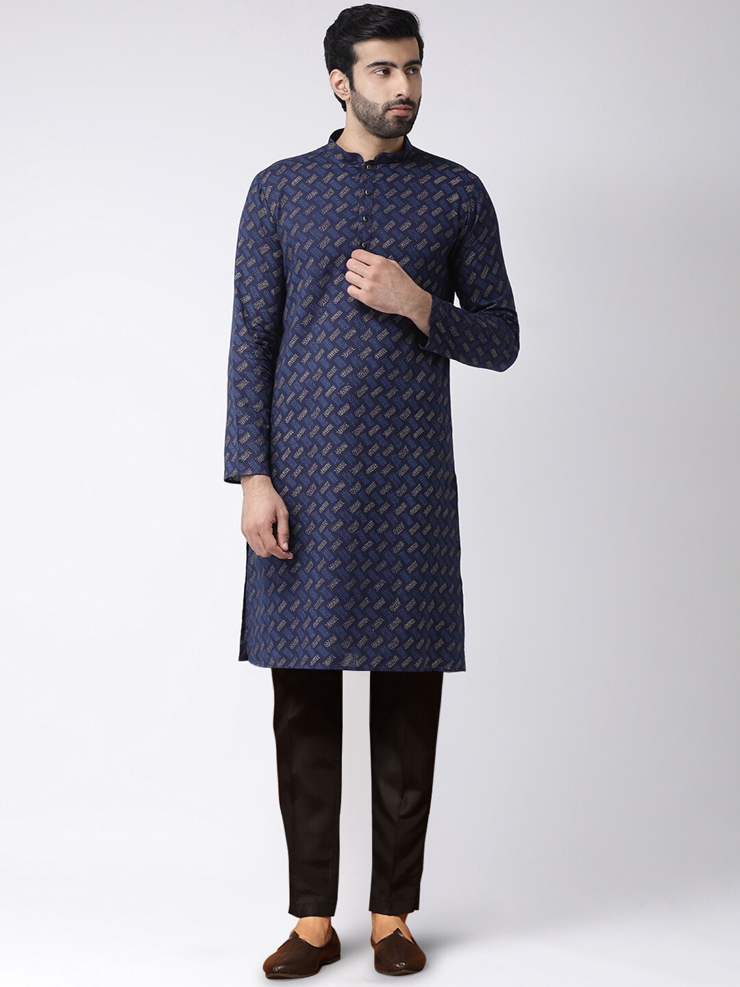 

KISAH Abstract Printed Mandarin Collar Straight Kurta With Trousers, Navy blue