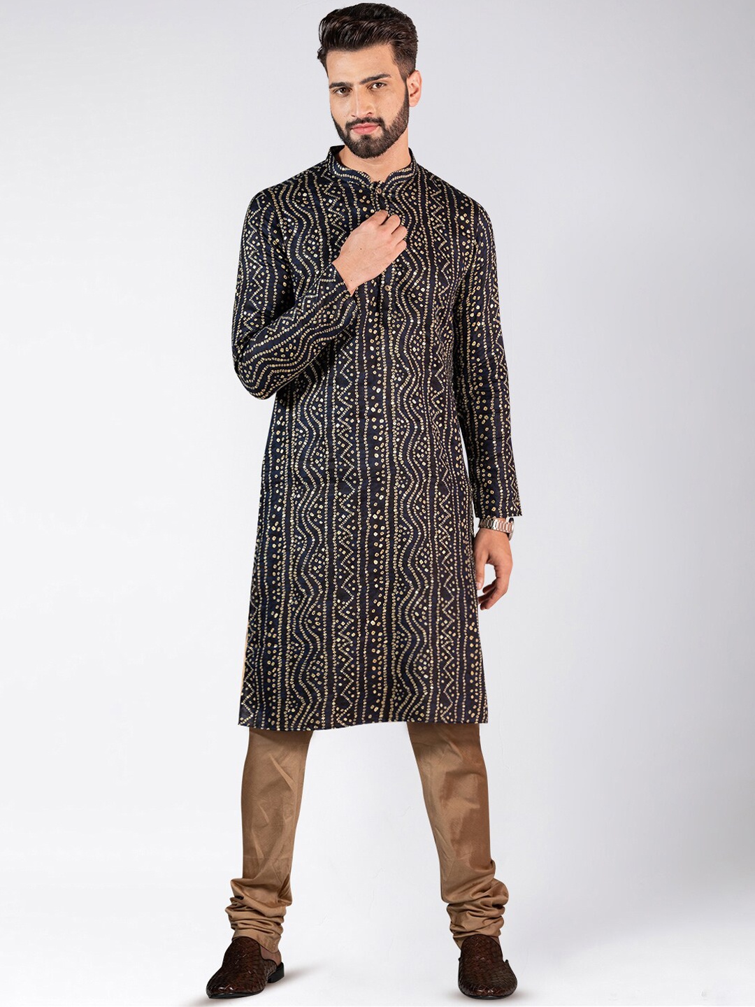 

KISAH Bandhani Printed Straight Kurta With Churidar, Navy blue