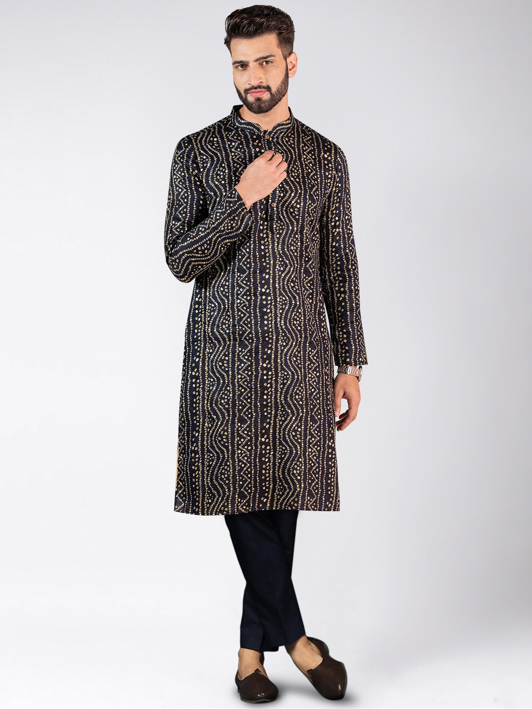 

KISAH Bandhani Printed Straight Kurta With Trousers, Navy blue