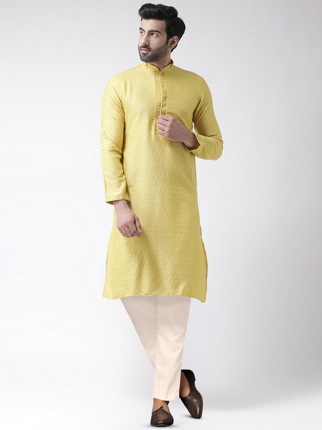 

KISAH Ethnic Motifs Embroidered Mandarin Collar Straight Kurta With Trousers, Yellow