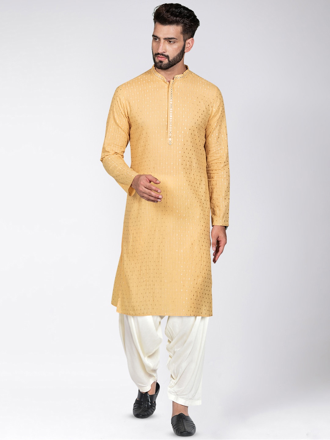 

KISAH Geometric Embroidered Thread Work Straight Kurta With Patiala, Yellow
