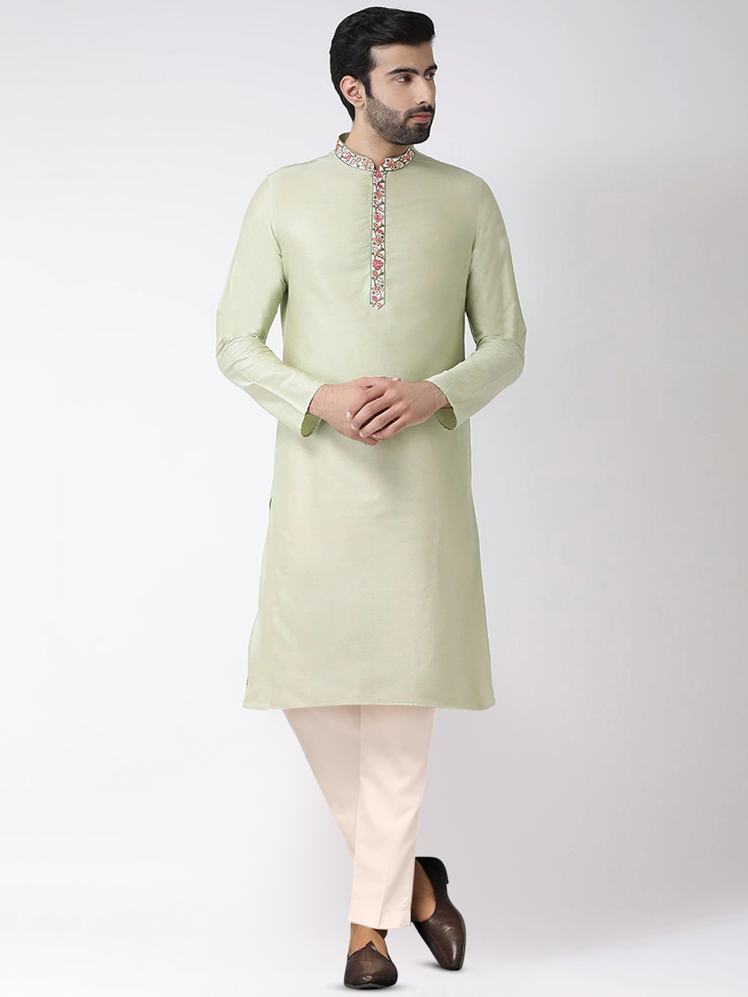 

KISAH Mandarin Collar Thread Work Detail Regular Kurta with Trousers, Green