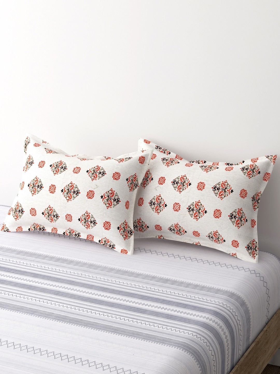 

Salona Bichona Peach 2 Pieces Floral Printed 104 TC Pure Cotton Pillow Covers