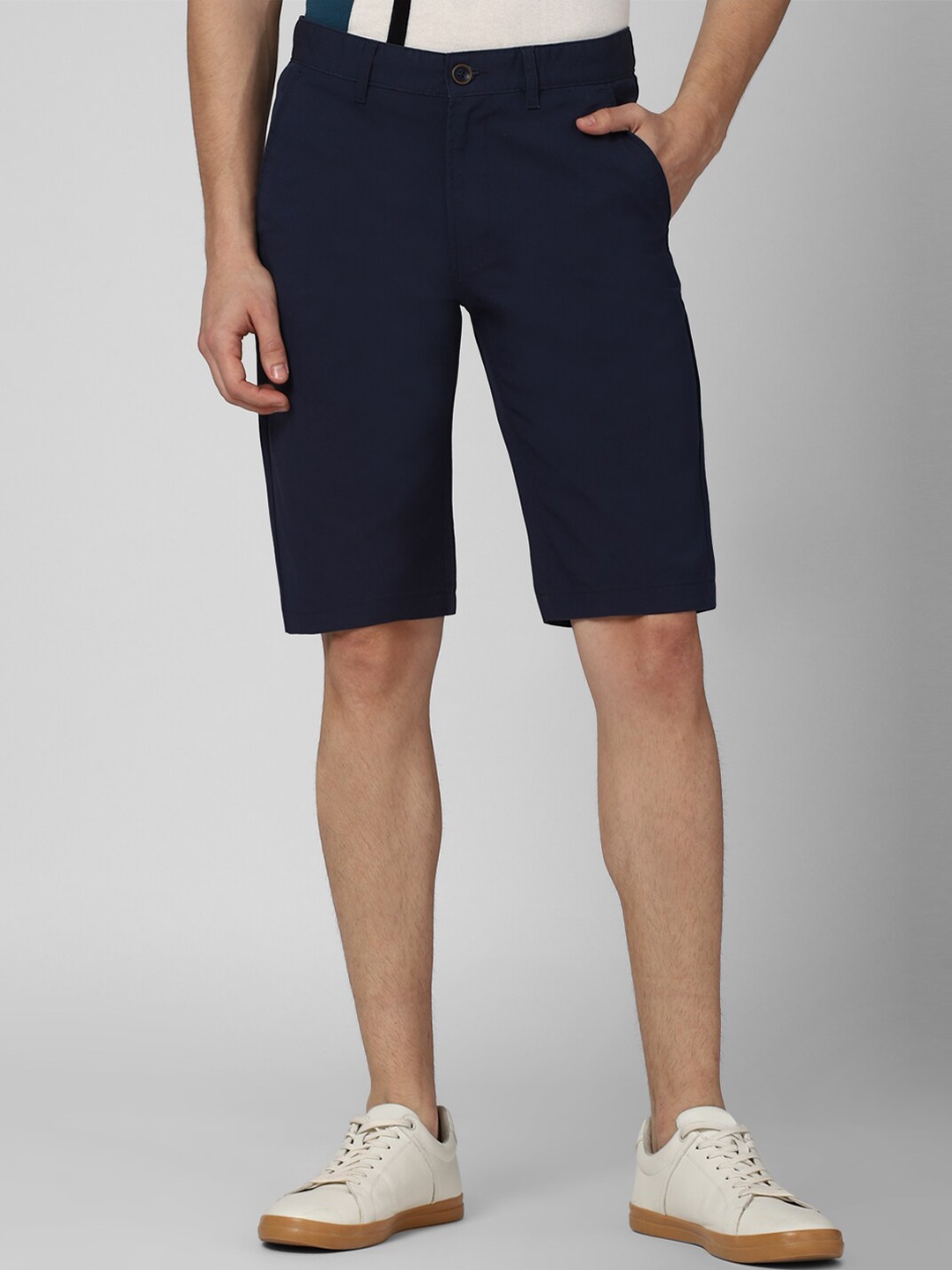 

PETER ENGLAND UNIVERSITY Men Mid-Rise Chino Shorts, Navy blue