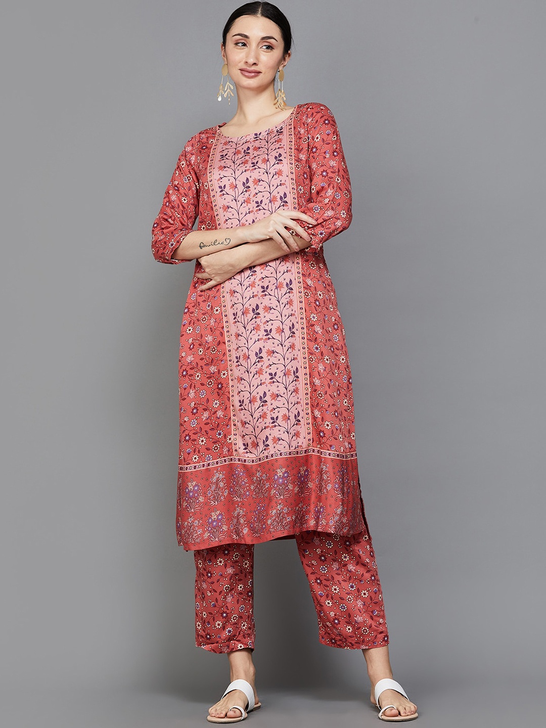 

Melange by Lifestyle Round Neck Floral Printed Regular Kurta with Trousers, Rust