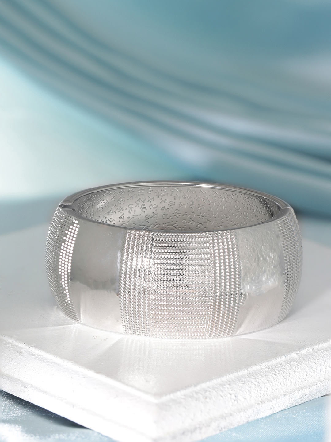 

Rubans Voguish Rhodium-Plated Bangle-Style Bracelet, Silver