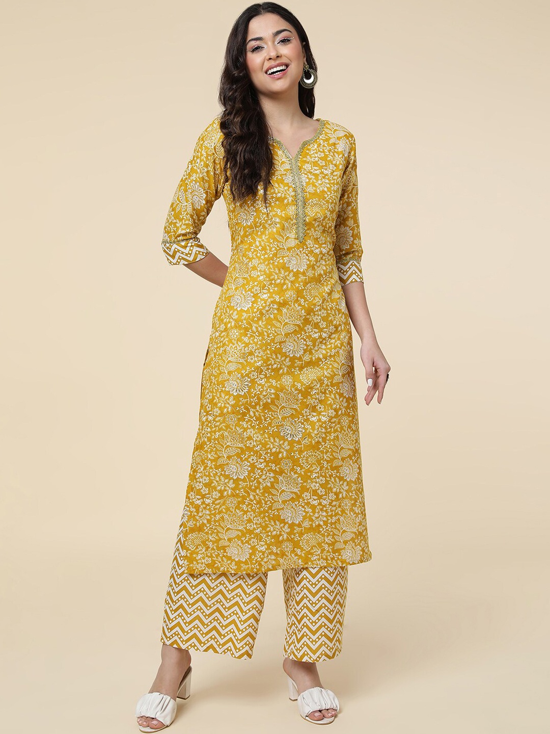 

HERE&NOW Yellow Floral Printed Round Neck Kurta With Palazzos