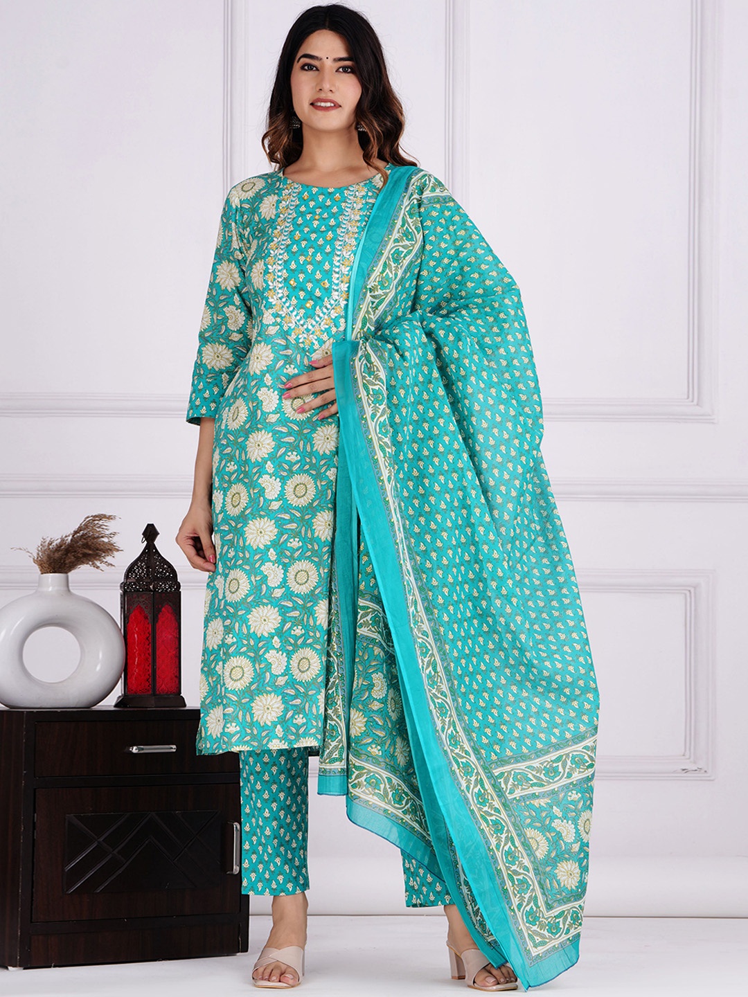 

JAIPURI COLLECTION Floral Printed Regular Pure Cotton Kurta With Trousers & Dupatta, Green