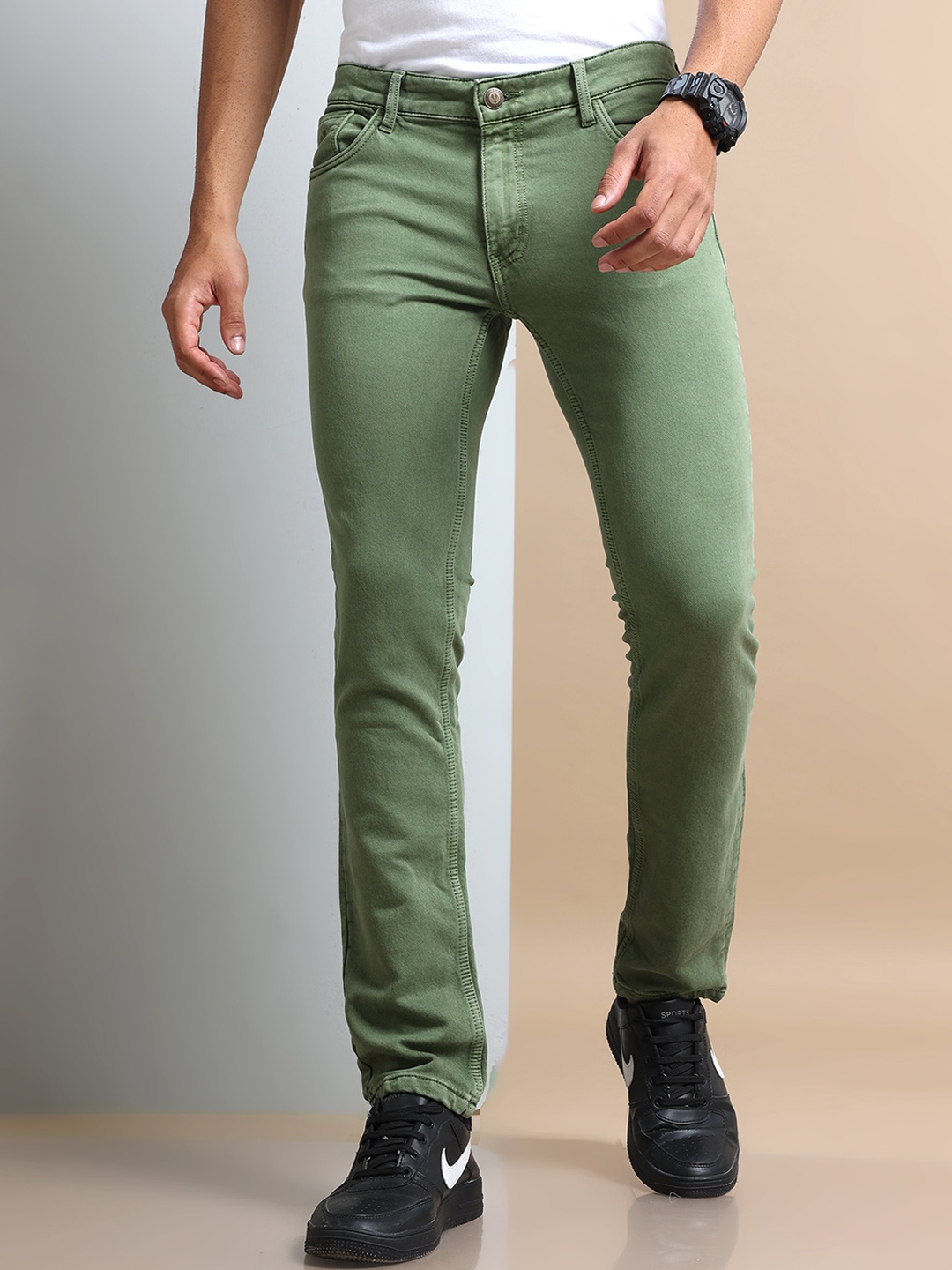 

VUDU Narrow Slim Fit Mid-Rise Clean Look Coloured Fade Cotton Stretchable Jeans, Green
