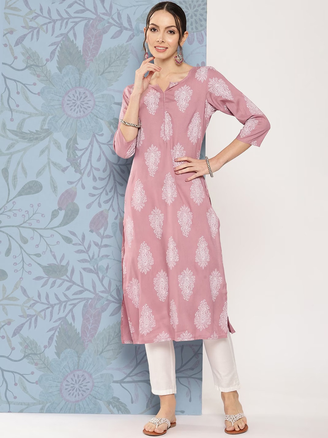 

Yufta Ethnic Motifs Round Neck Three-Quarter Sleeves Viscose Rayon Straight Kurta, Mauve