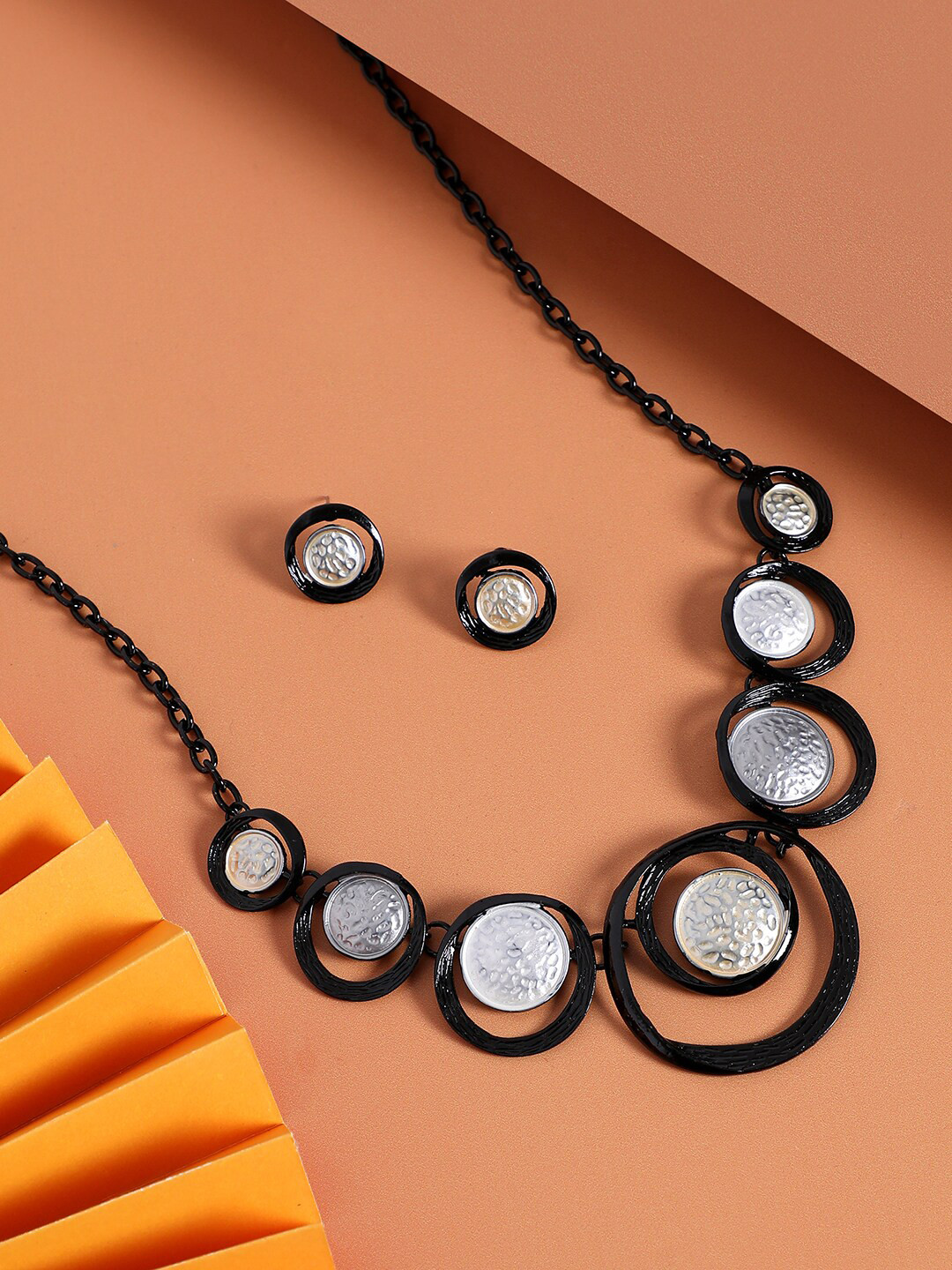 

SOHI Dented Circular Jewellery Set, Silver