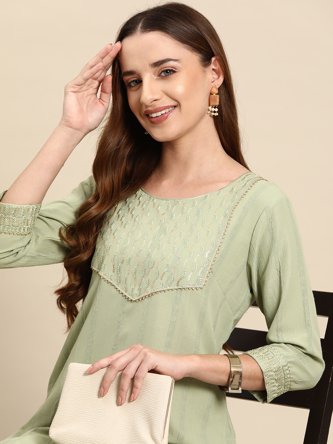 

Anouk Floral Embroidered Sequinned Dobby Kurta, Lime green