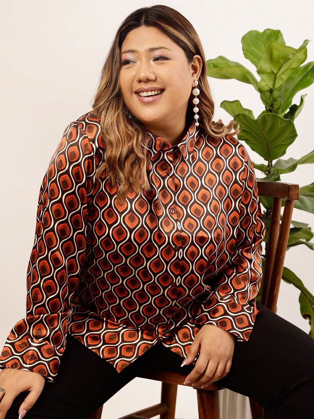 

CURVY STREET Plus Size Brown Relaxed Geometric Printed Casual Shirt