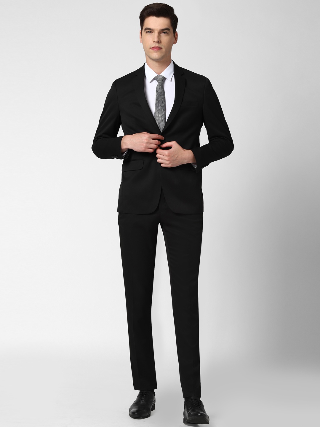 

Peter England Men Black Slim Fit Single-Breasted Formal Suit