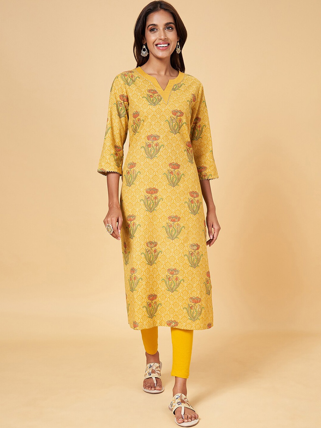 

RANGMANCH BY PANTALOONS Floral Printed Gotta Patti Detail Straight Kurta, Mustard