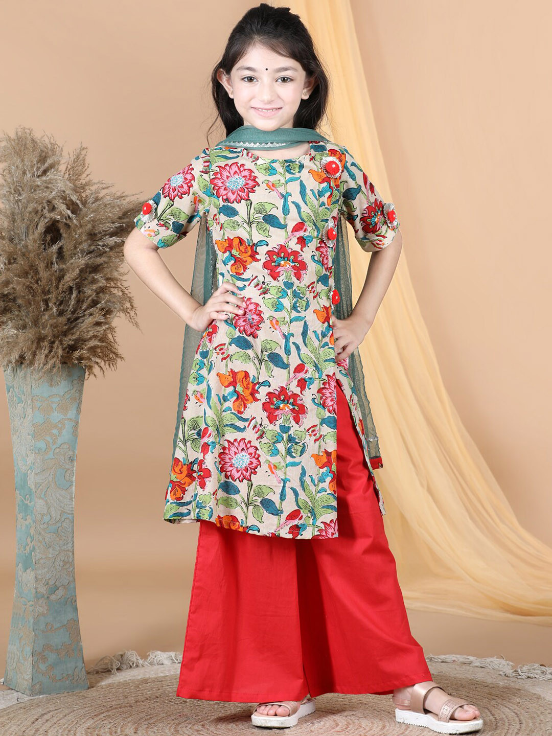 

AWW HUNNIE Girls Floral Printed Pure Cotton Kurti & Palazzos With Dupatta, Cream