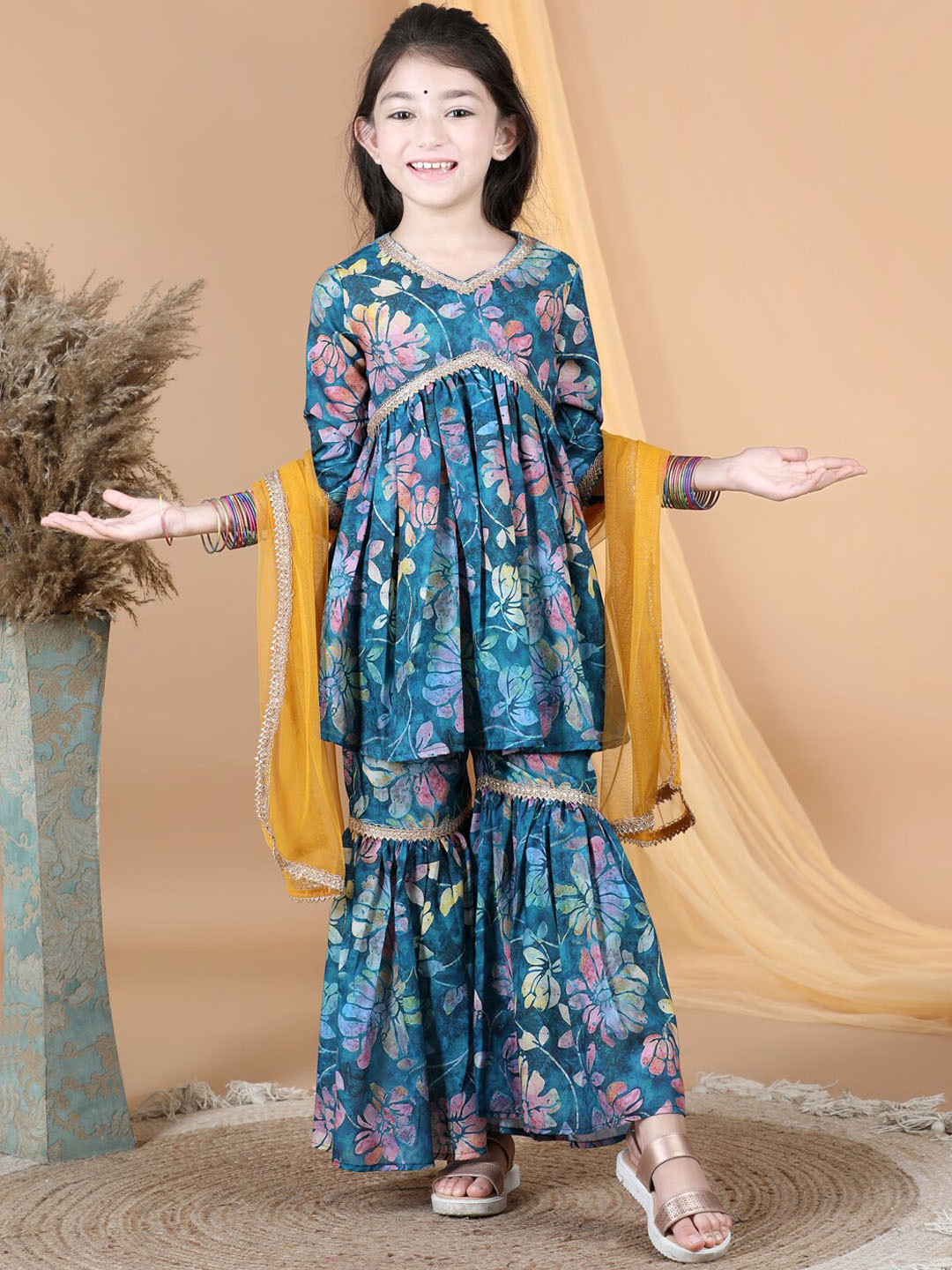 

AWW HUNNIE Girls Floral Printed Empire Gotta Patti Kurti & Sharara With Dupatta, Green