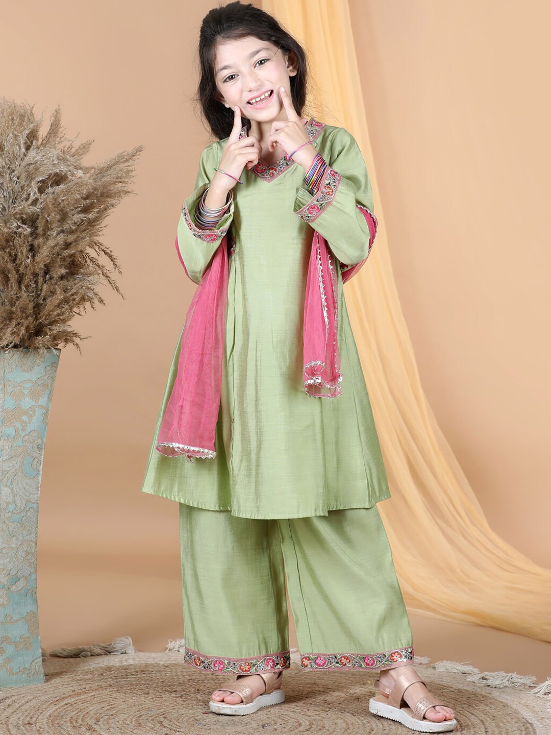 

AWW HUNNIE Girls Thread Work Detailed V-Neck Kurta & Palazzos With Dupatta, Green