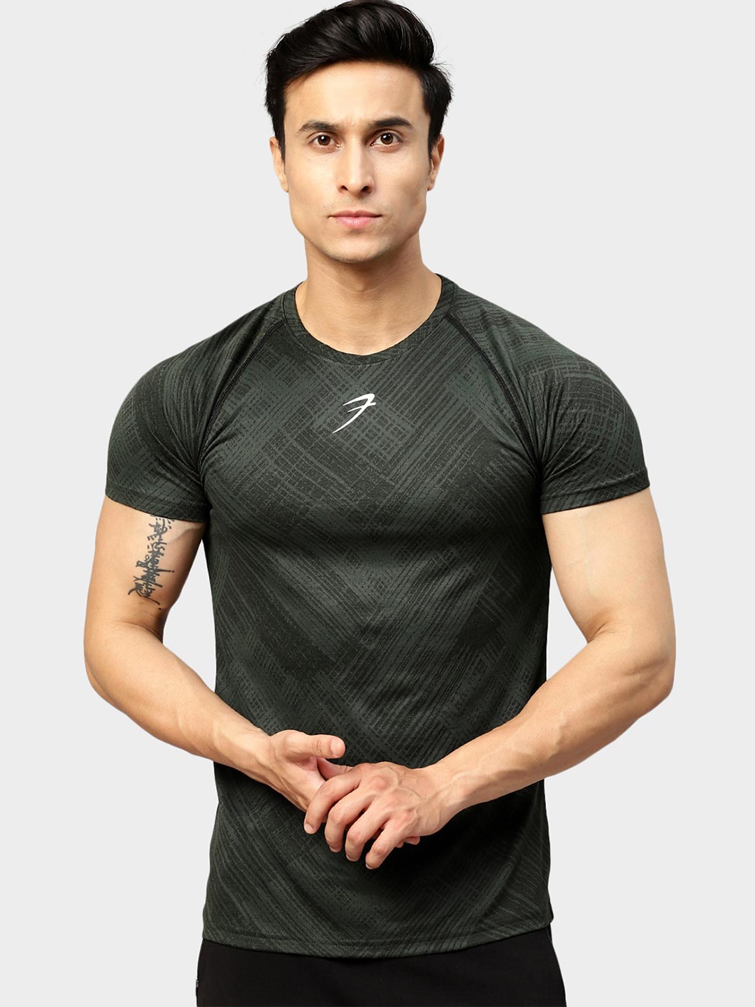 

FUAARK Raglan Sleeves Slim Fit T-Shirt, Green