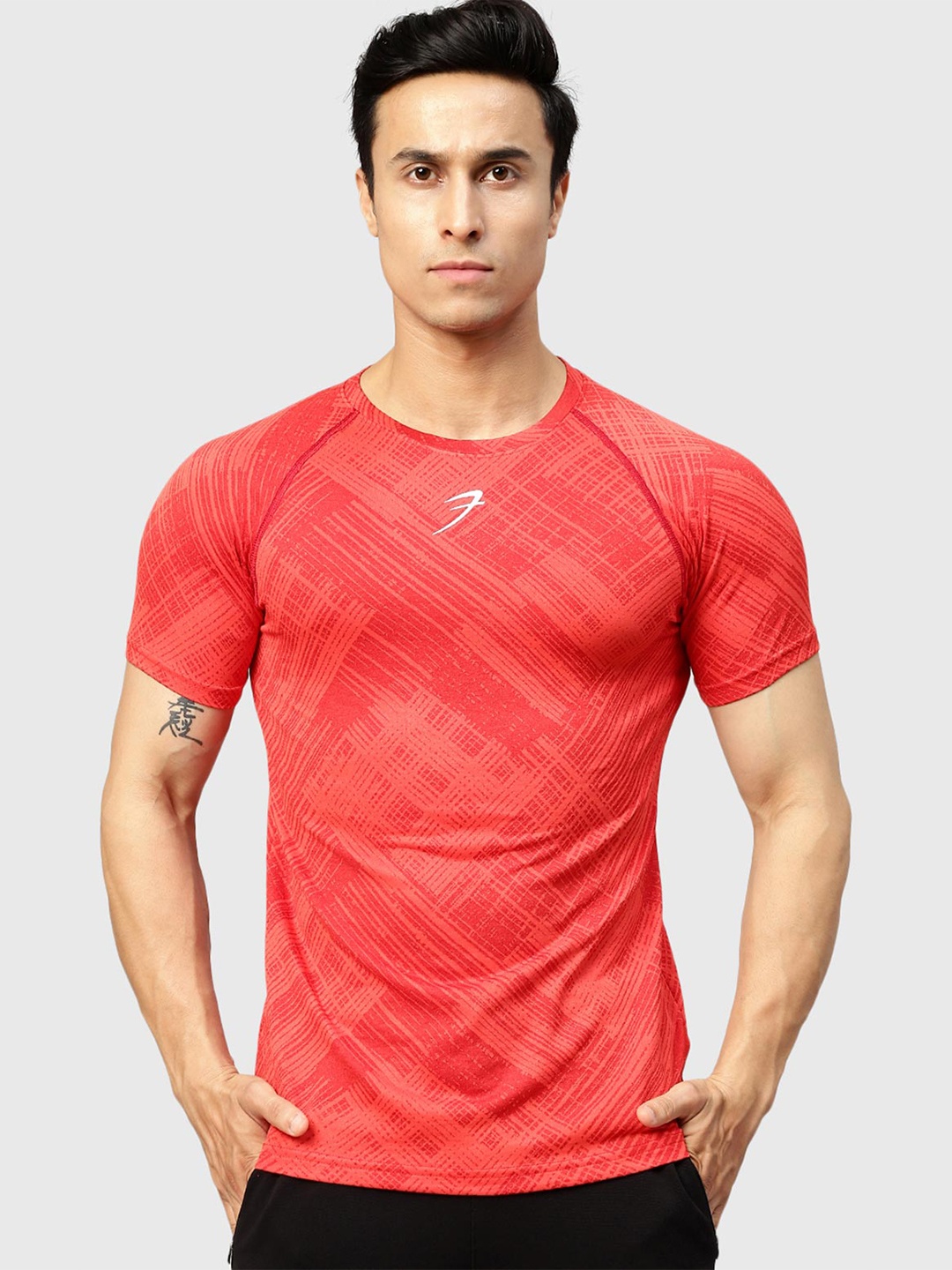 

FUAARK Abstract Printed Raglan Sleeves Slim Fit T-Shirt, Red