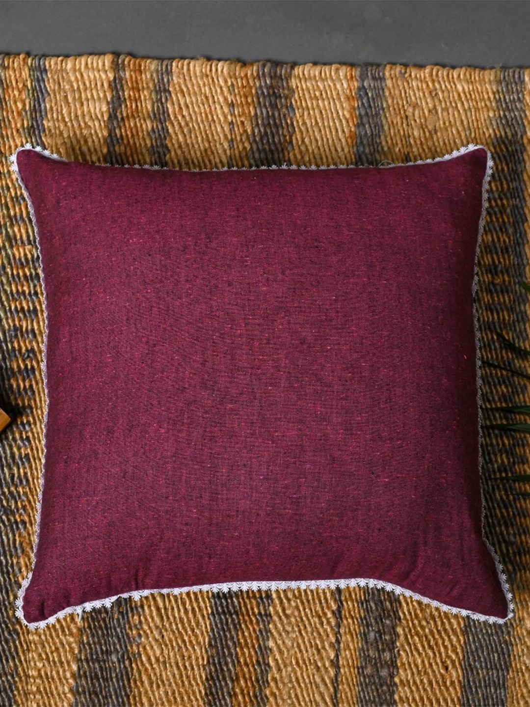 

OUSSUM 5 Pieces Burgundy & White Cotton Square Cushion Covers
