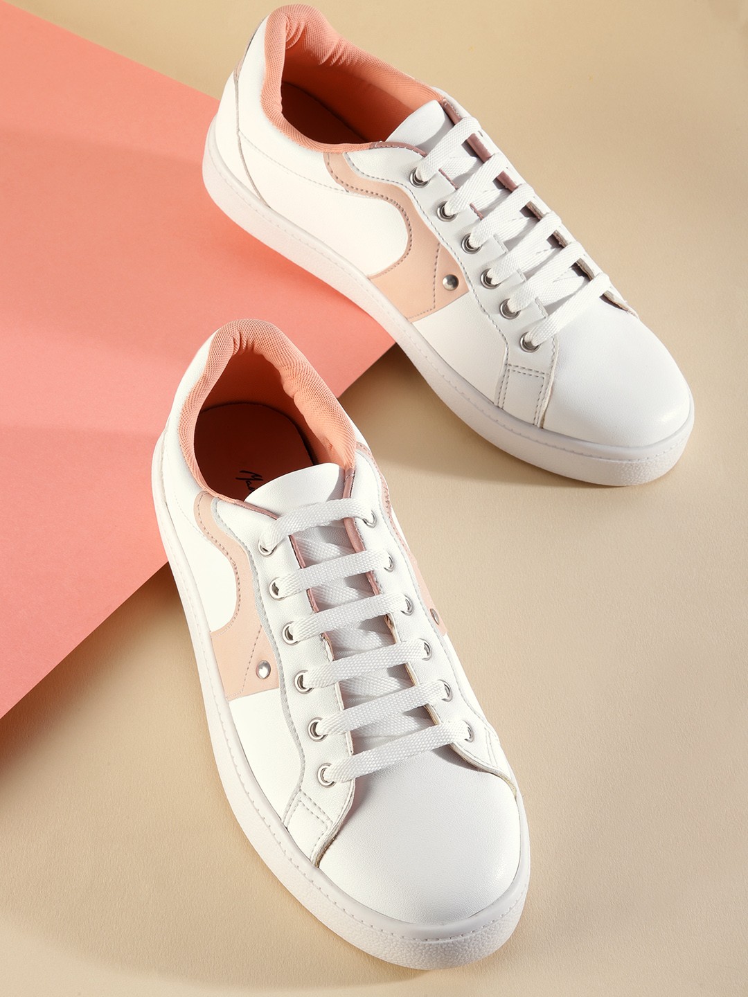 

Mast & Harbour Women Colourblocked Round-Toe Sneakers, White