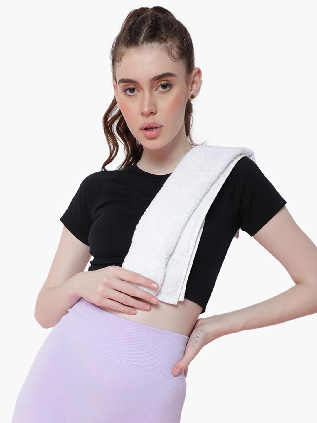 

Virgio Round Neck Slim Fit Crop T-shirt, Black