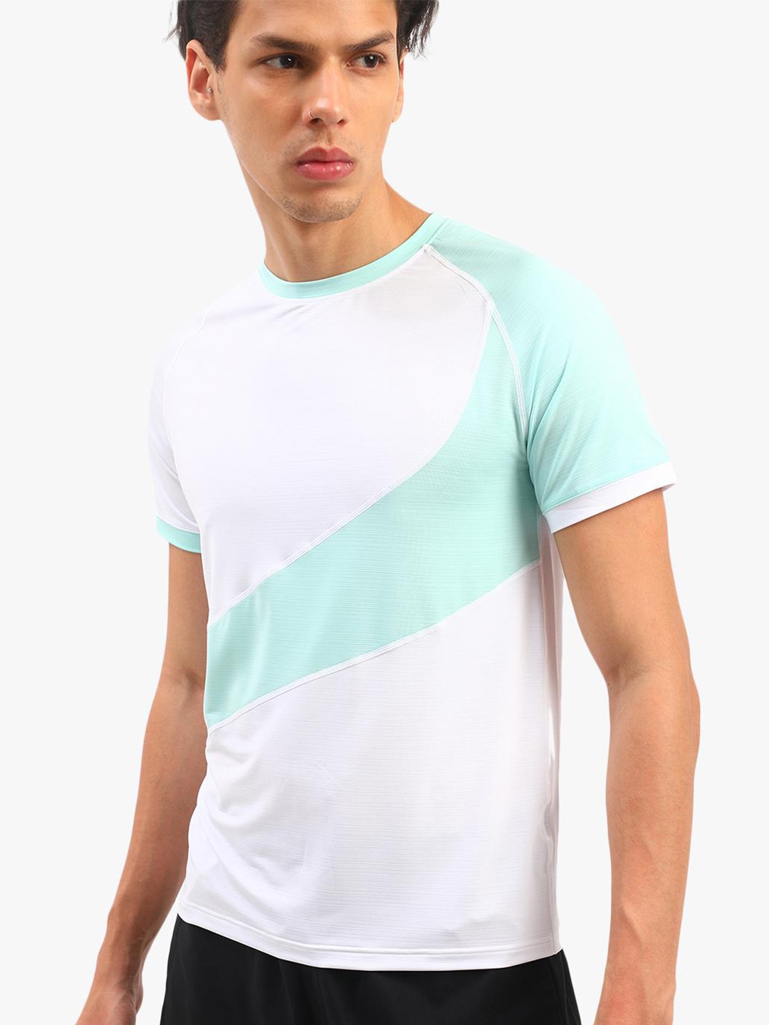

Virgio Colourblocked Raglan Sleeves T-shirt, White