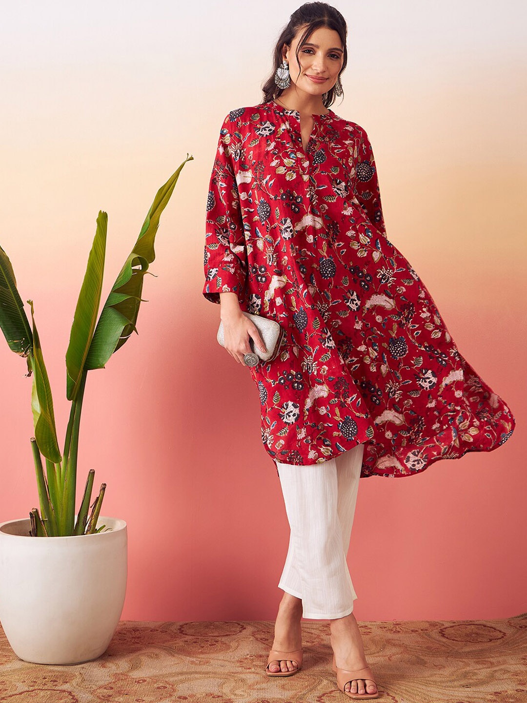 

stories of dori Floral Printed Mandarin Collar Kurta with Trousers, Red