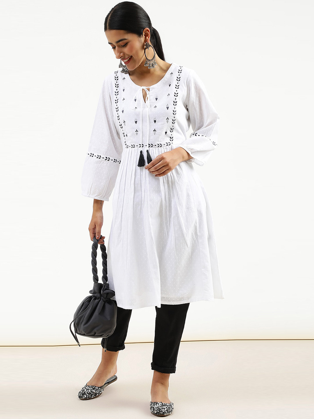 

Virgio Floral Embroidered Anarkali Cotton Kurta, White
