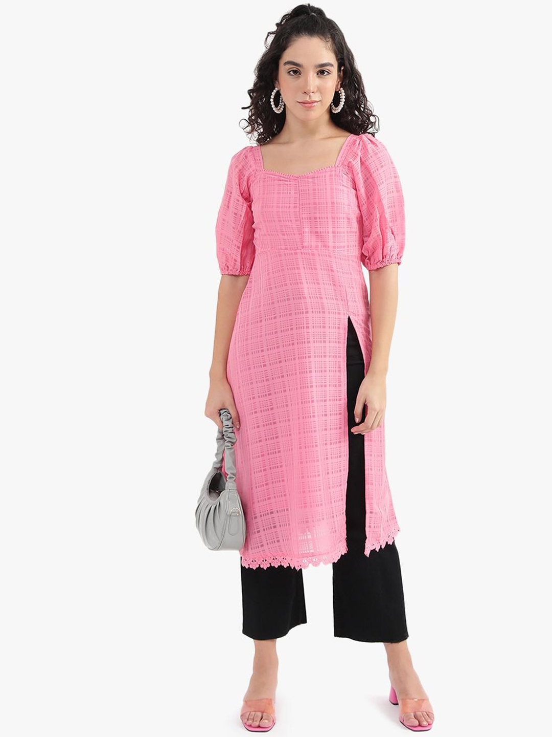 

Virgio Checked Sweetheart Neck Puff Sleeve A-Line Kurta, Pink