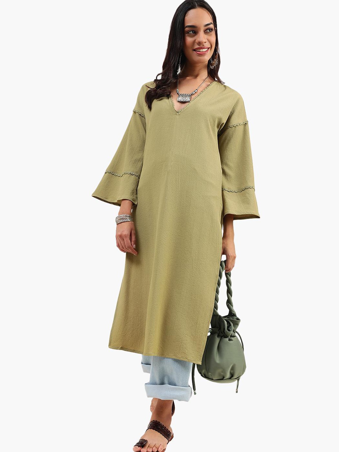 

Virgio V-Neck Flared Sleeves Straight Kurta, Green