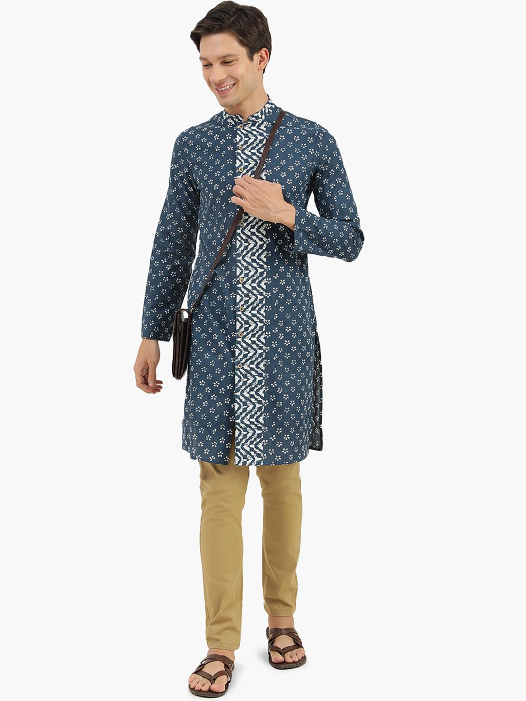 

Virgio Floral Woven Design Mandarin Collar Straight Kurta, Blue