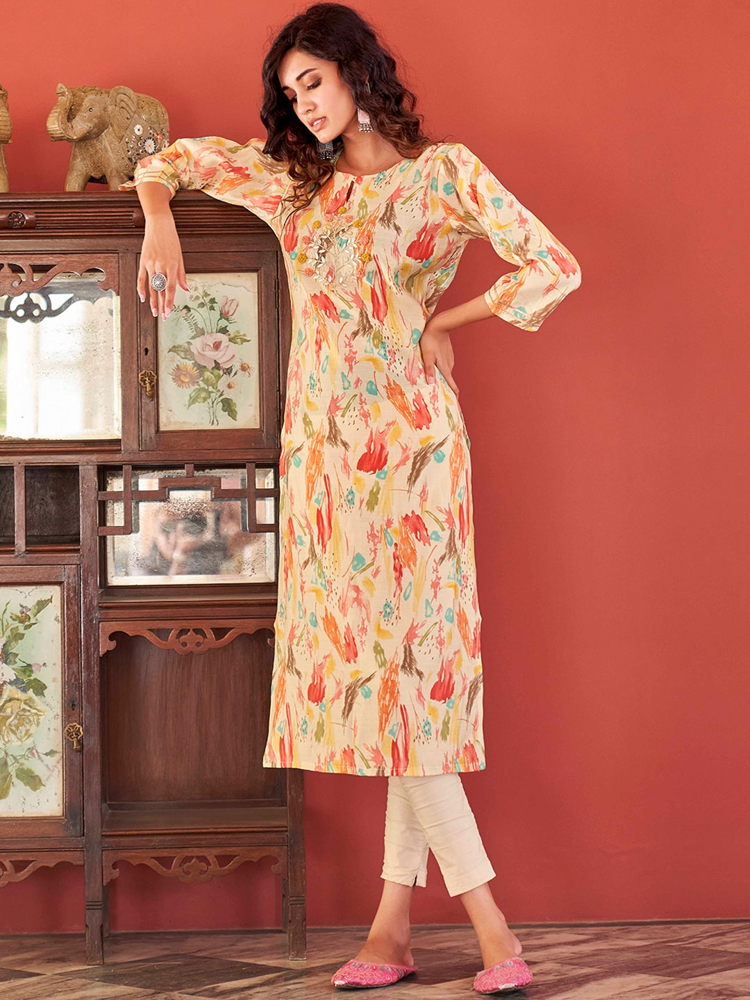 

Tikhi Imli Floral Embroidered Keyhole Neck Regular Kurta, Beige