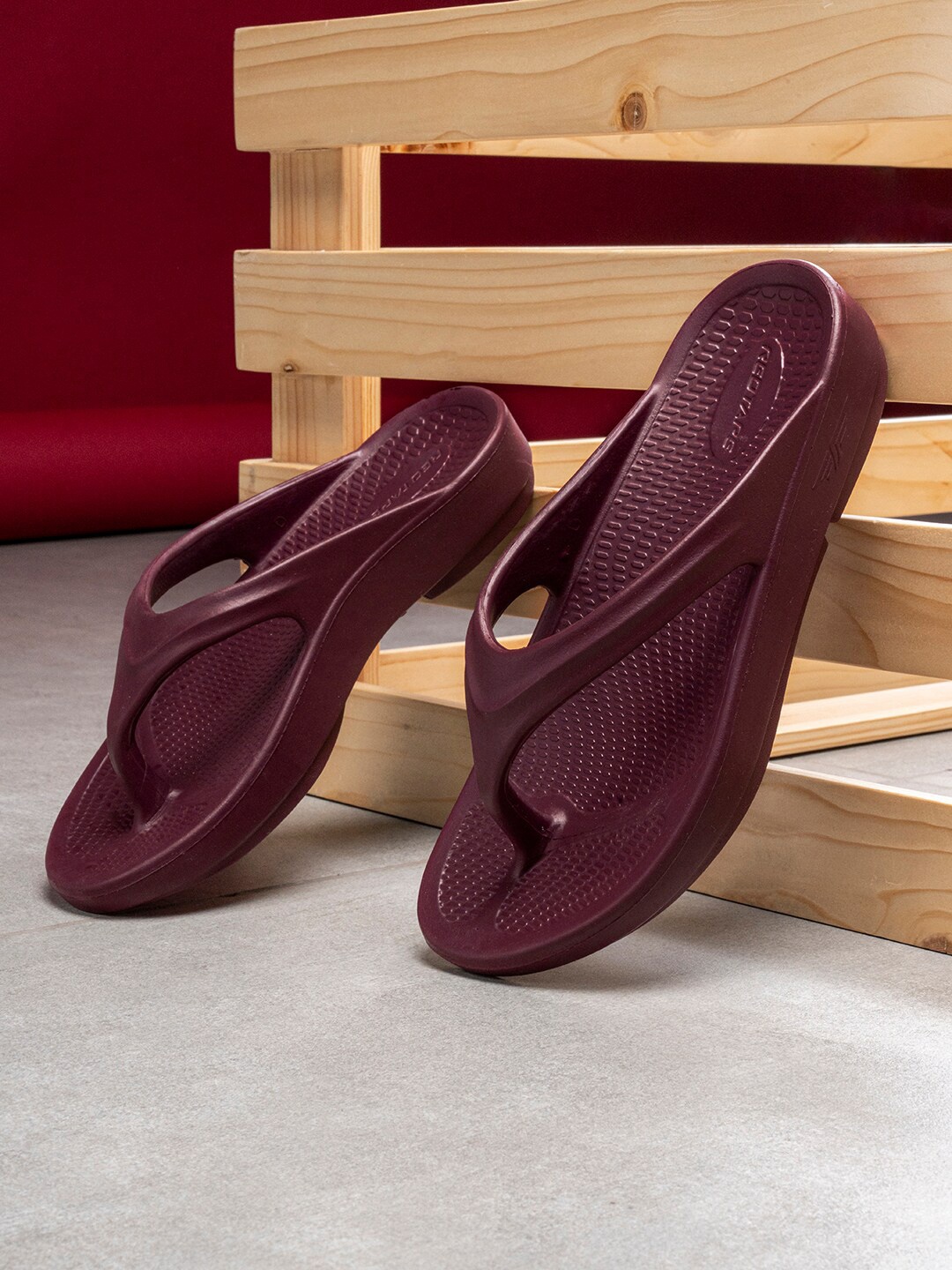 

Red Tape Women Rubber Thong Flip-Flops, Maroon