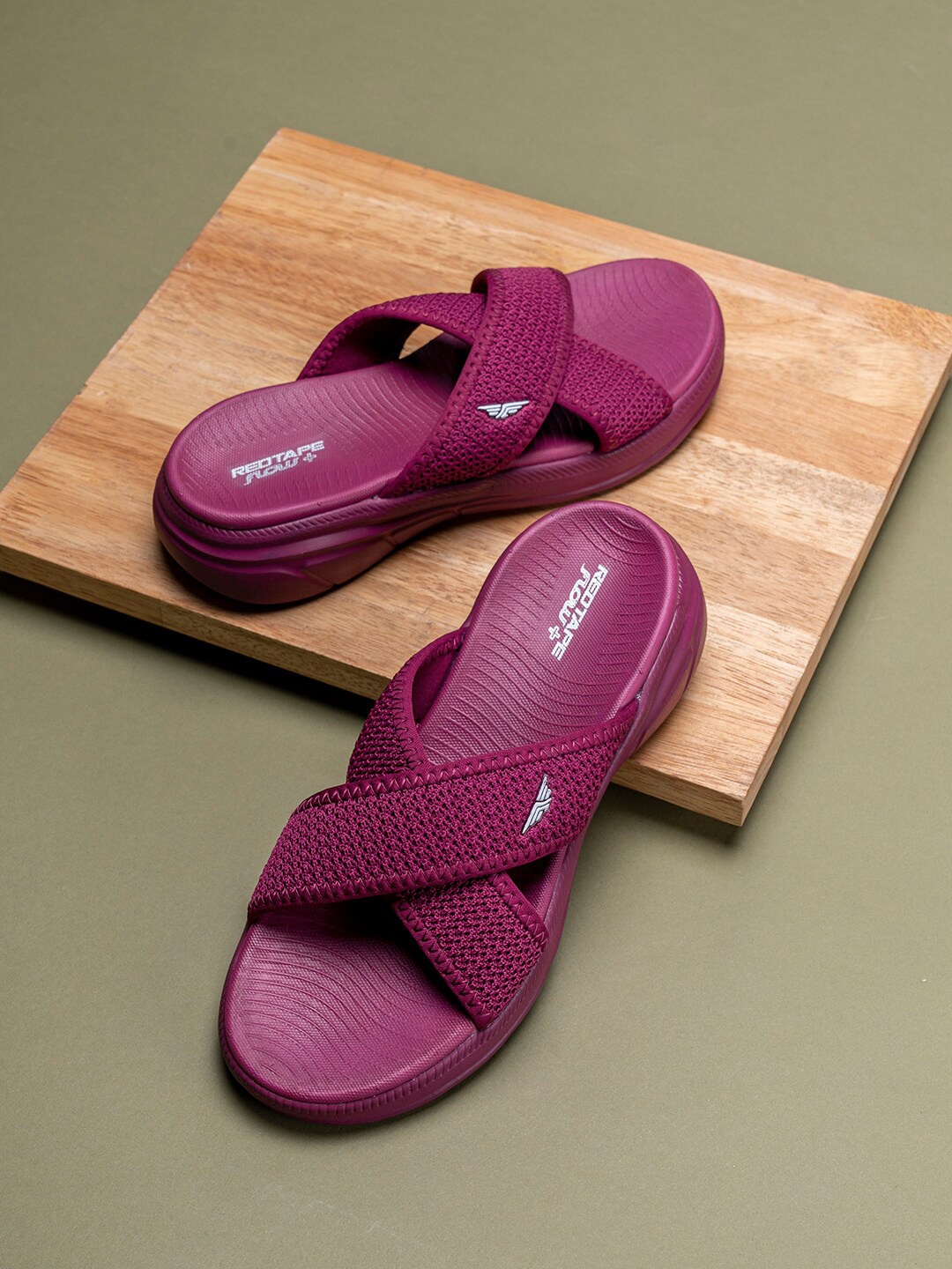 

Red Tape Women Textured Sliders, Maroon
