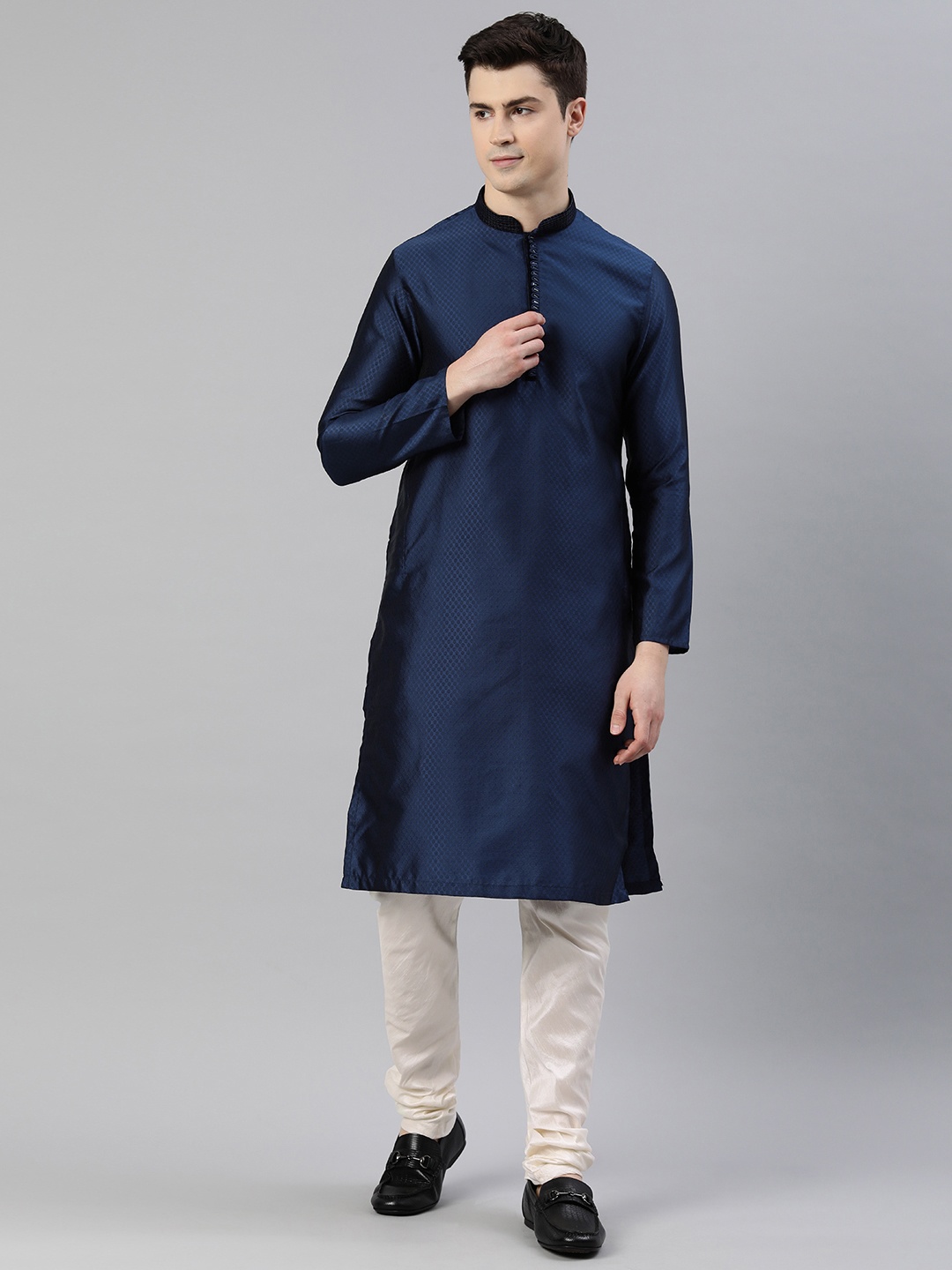 

Manthan Men Ethnic Motifs Thread Work Kurta with Pyjamas, Navy blue