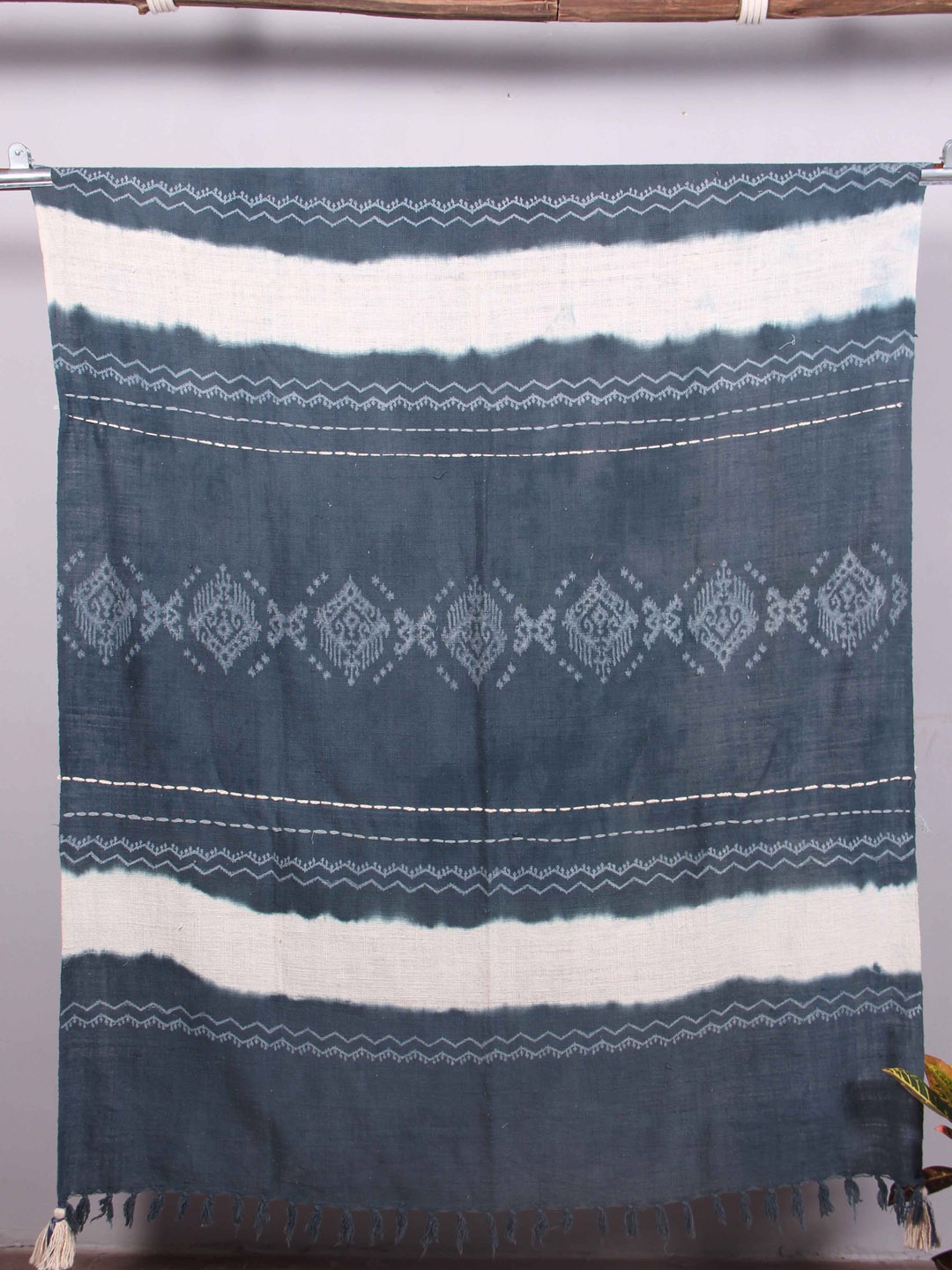 

Art Avenue TART Blue & White Dyed Cotton Throw