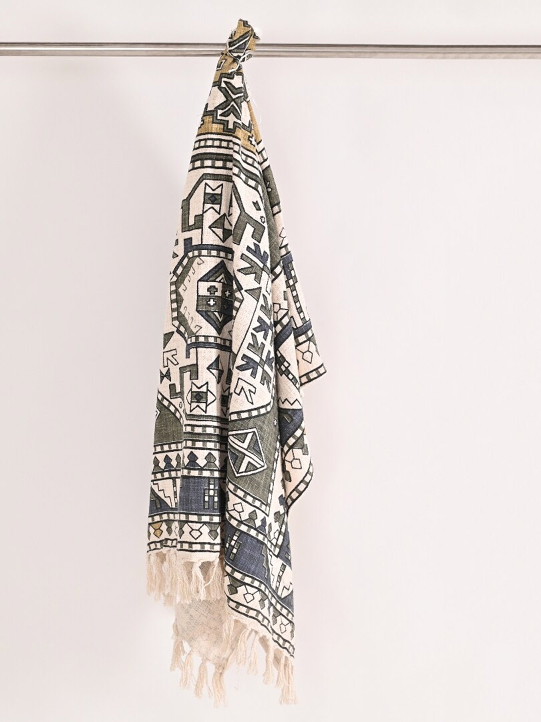 

Art Avenue Belize Cream-Coloured & Blue Printed Cotton Throw