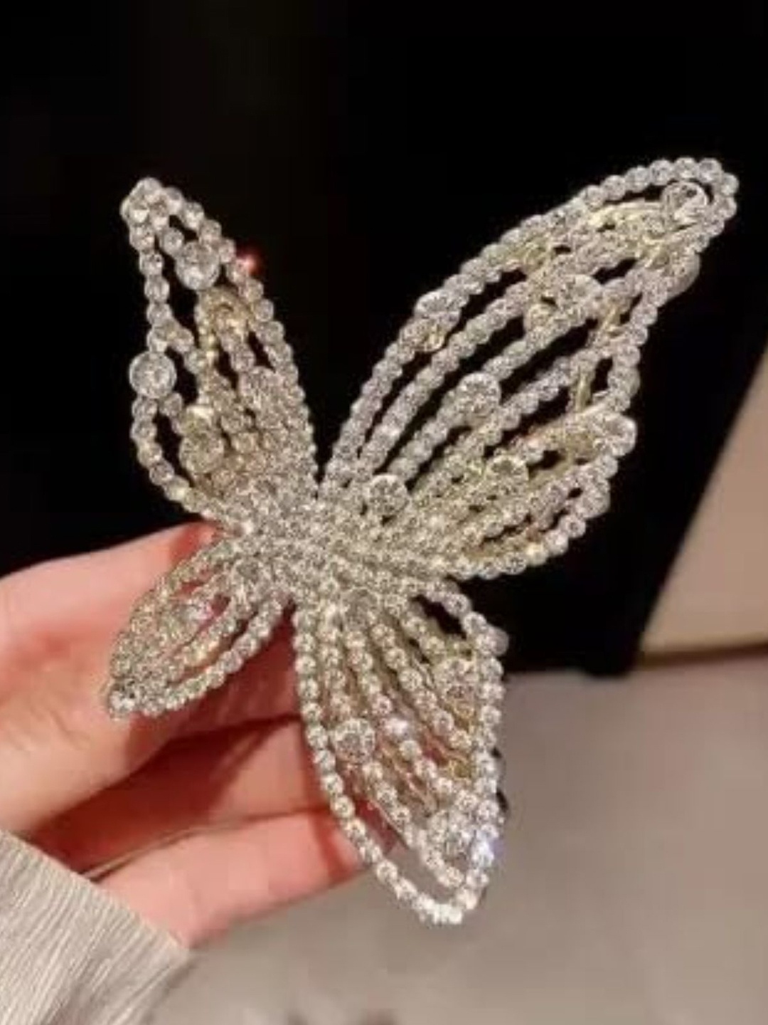 

DN Creation Embellished Claw Clip, Gold
