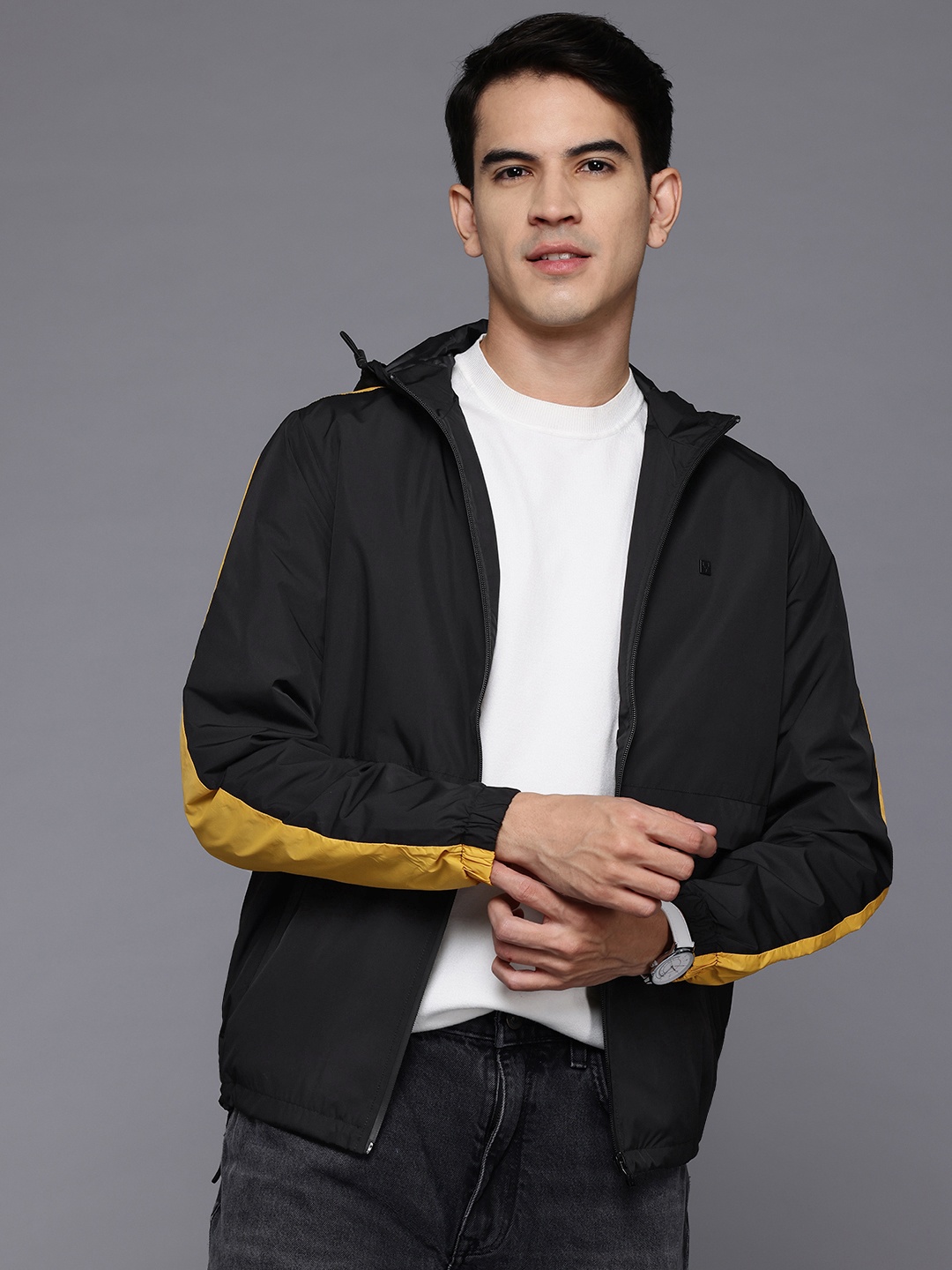 

Allen Solly Sport Men Colourblocked Tailored Jacket, Black