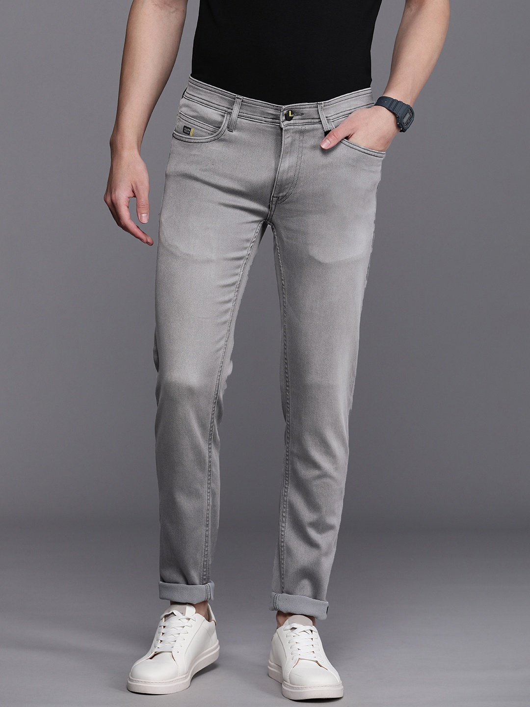 

Allen Solly Sport Men Slim Fit Light Fade Stretchable Jeans, Grey