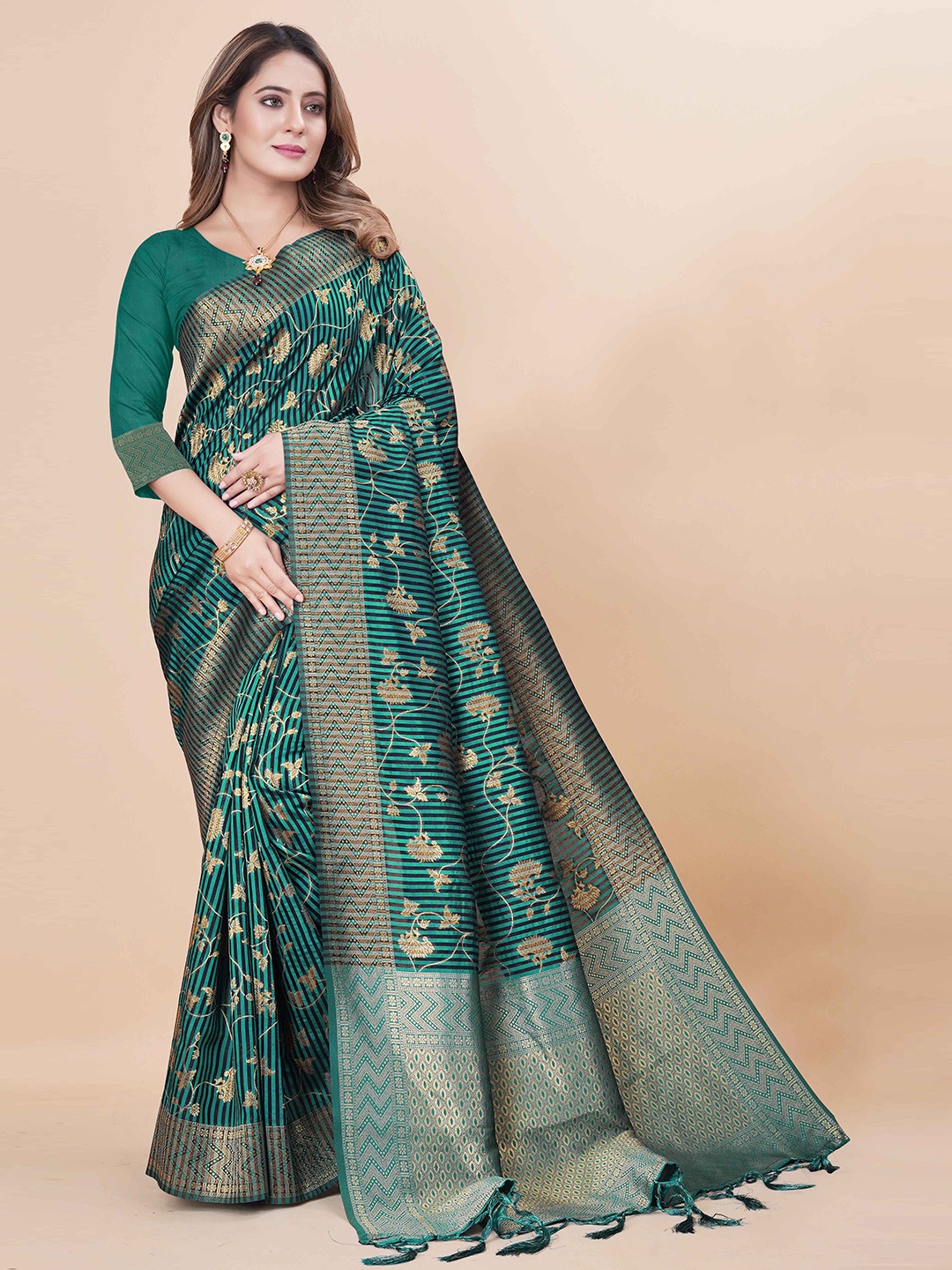 

KALINI Floral Woven Design Zari Art Silk Paithani Saree, Green