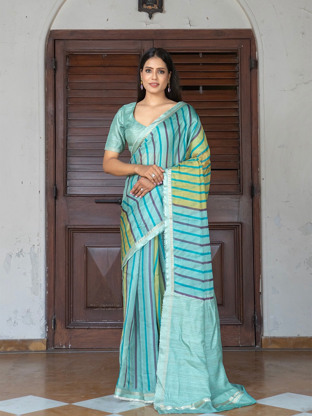 

Anouk Floral Zari Organza Saree, Turquoise blue