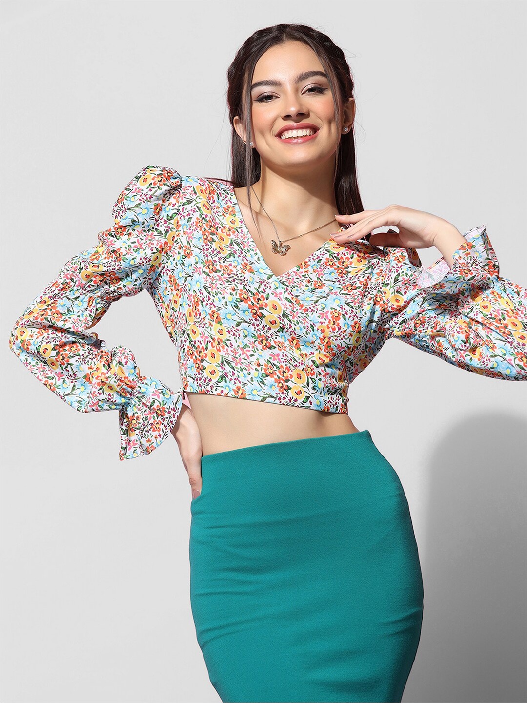 

Selvia Floral Printed V-Neck Warp Top, Navy blue